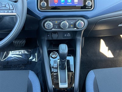 2025 Nissan Versa 1.6 SV / One Owner / Splash Guards