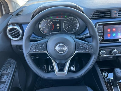 2025 Nissan Versa 1.6 SV / One Owner / Splash Guards