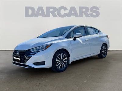 2025 Nissan Versa 1.6 SV / One Owner / Splash Guards