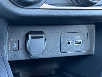 2025 Nissan Versa 1.6 SV / One Owner / Splash Guards