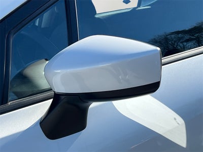 2025 Nissan Versa 1.6 SV / One Owner / Splash Guards