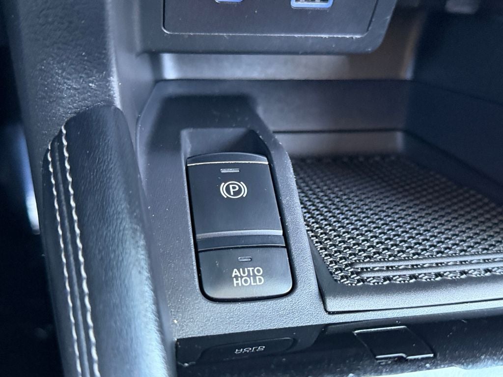 2021 Nissan Kicks SV / One Owner