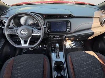 2022 Nissan Kicks SR