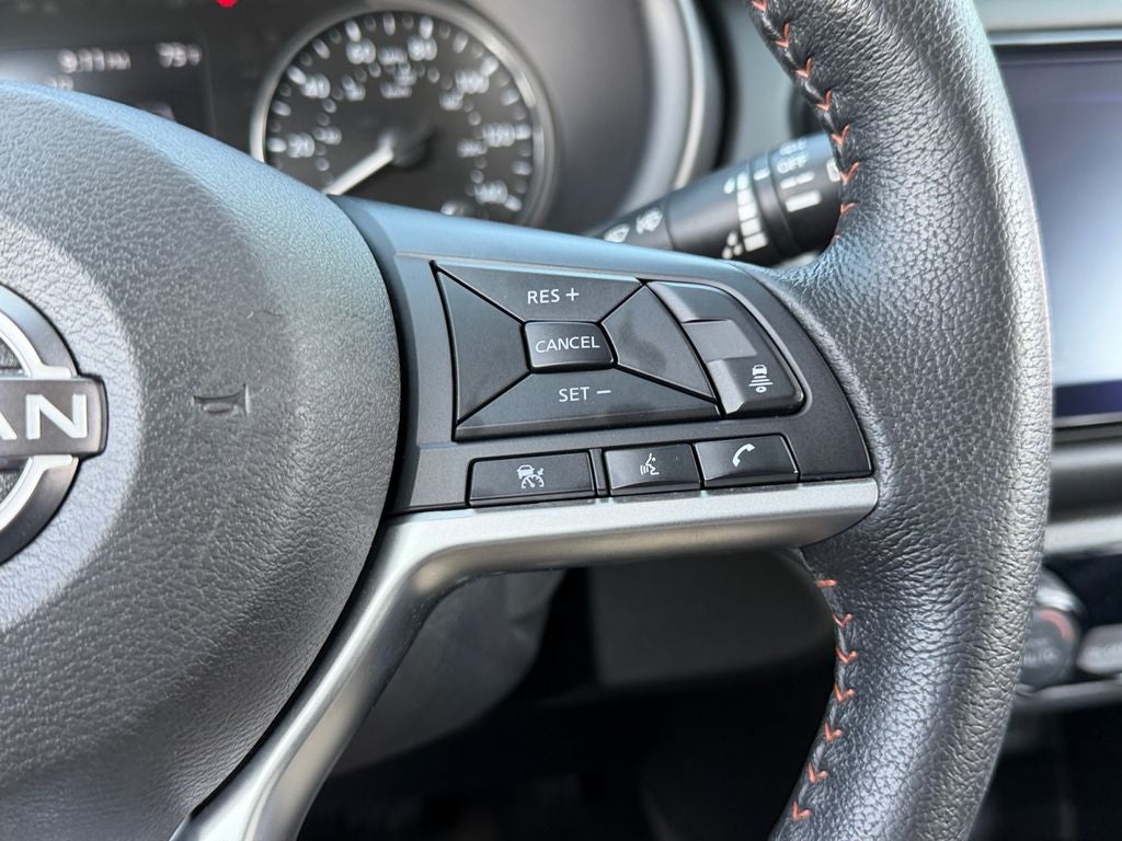 2022 Nissan Kicks SR
