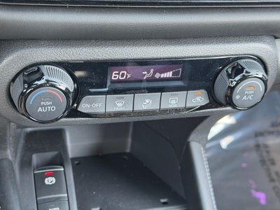 2022 Nissan Kicks SR