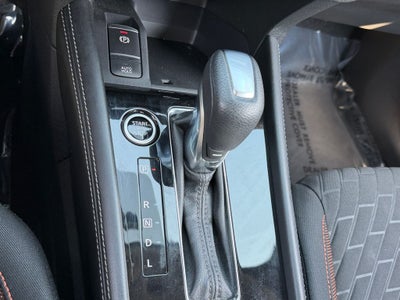 2022 Nissan Kicks SR