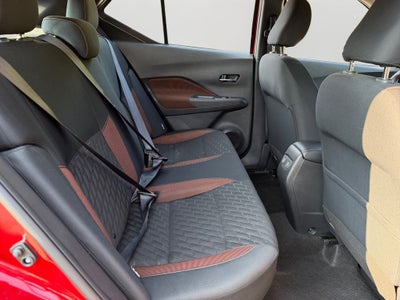 2022 Nissan Kicks SR