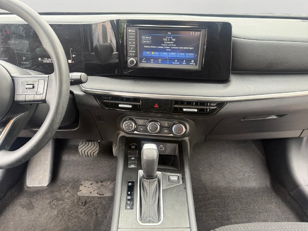 2025 Nissan Kicks S