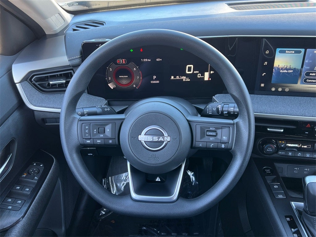 2026 Nissan Kicks SV / One Owner / AWD / Premium Package / Weather Pack