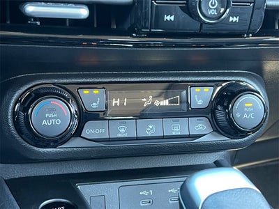 2026 Nissan Kicks SV / One Owner / AWD / Premium Package / Weather Pack