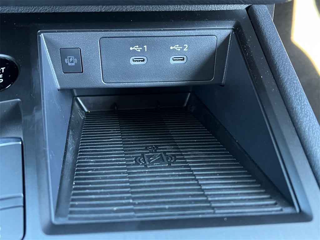 2026 Nissan Kicks SV / One Owner / AWD / Premium Package / Weather Pack