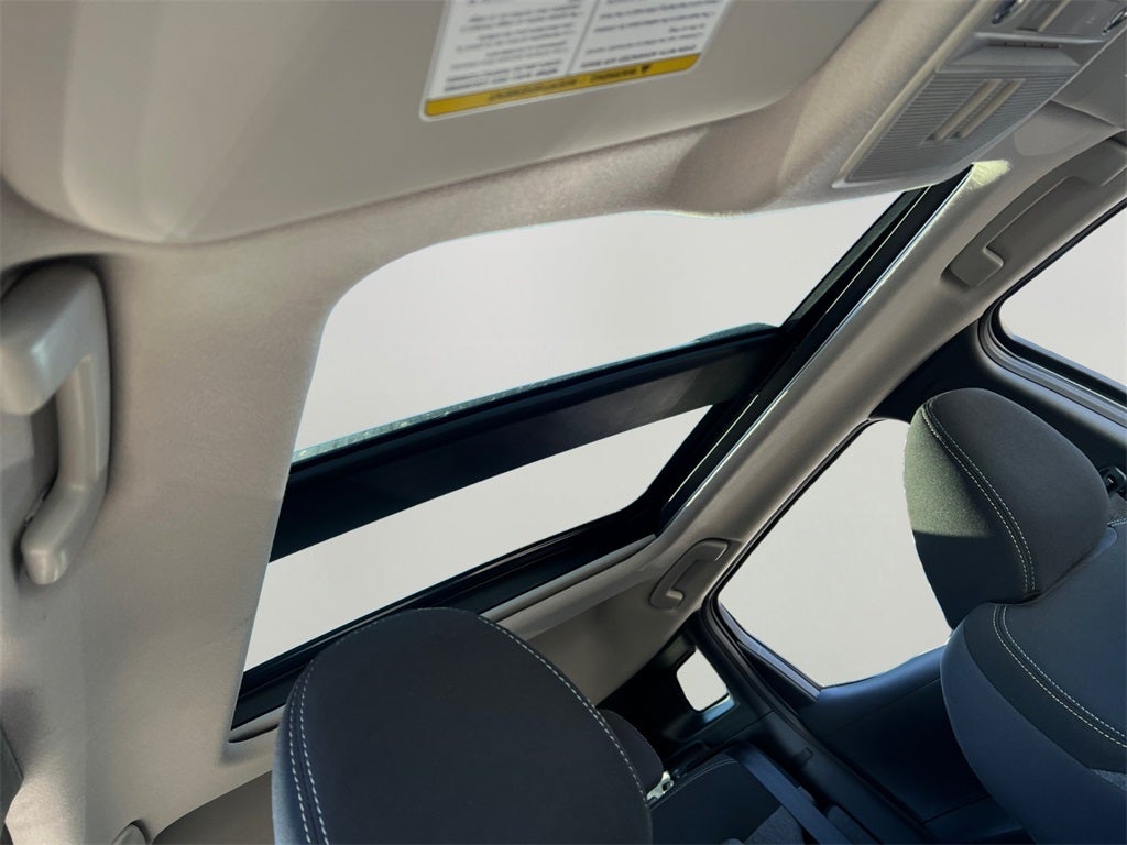 2026 Nissan Kicks SV / One Owner / AWD / Premium Package / Weather Pack