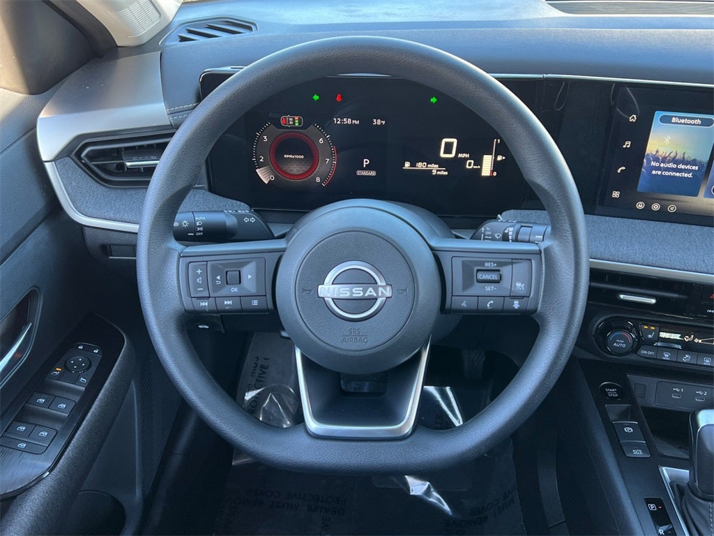 2026 Nissan Kicks SV /One Owner / AWD / Premium Package / Weather Packa