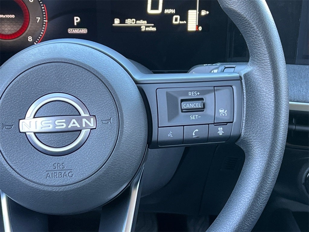 2026 Nissan Kicks SV /One Owner / AWD / Premium Package / Weather Packa