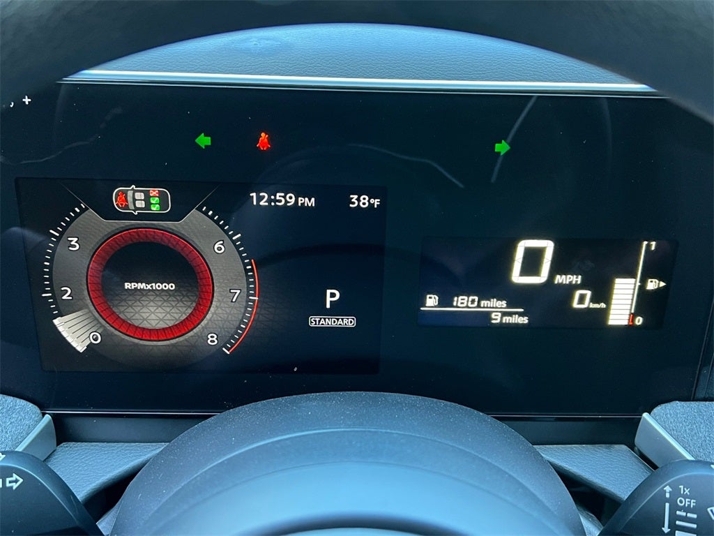 2026 Nissan Kicks SV /One Owner / AWD / Premium Package / Weather Packa