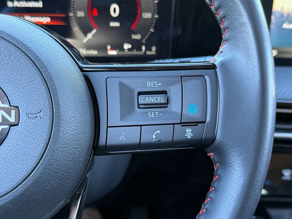 2025 Nissan Kicks SR / One Owner