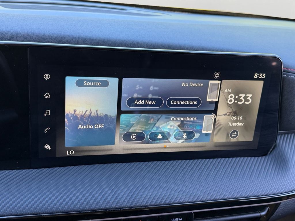 2025 Nissan Kicks SR / One Owner