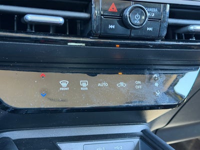 2025 Nissan Kicks SR / One Owner