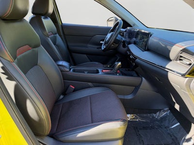 2025 Nissan Kicks SR / One Owner