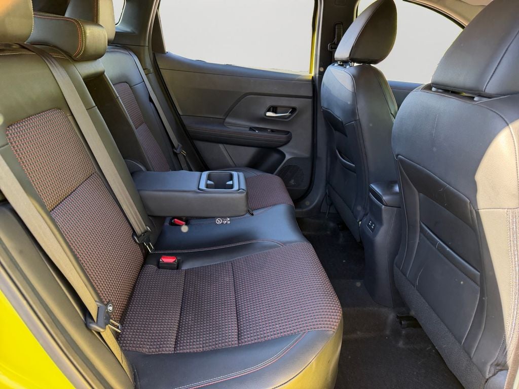 2025 Nissan Kicks SR / One Owner
