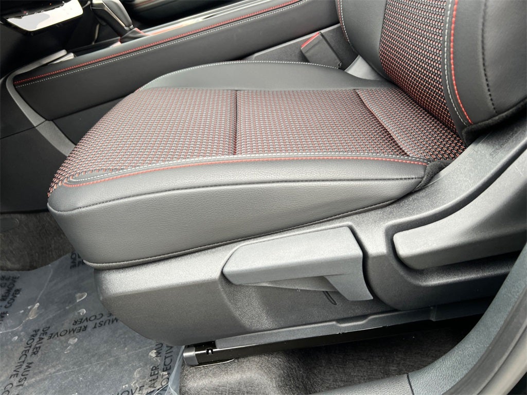 2026 Nissan Kicks SR One Owner / AWD / Cold Weather Package / Cross Bar