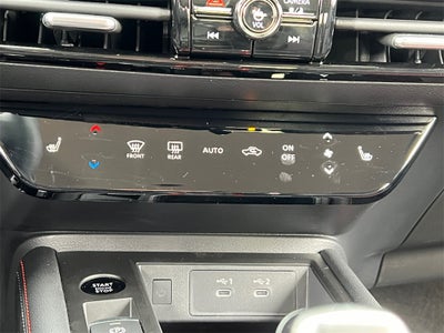 2026 Nissan Kicks SR One Owner / AWD / Cold Weather Package / Cross Bar