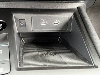 2026 Nissan Kicks SR One Owner / AWD / Cold Weather Package / Cross Bar