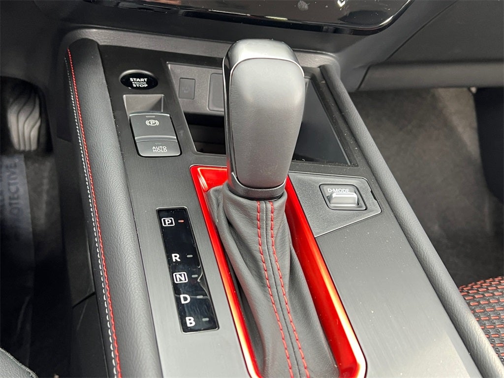 2026 Nissan Kicks SR One Owner / AWD / Cold Weather Package / Cross Bar