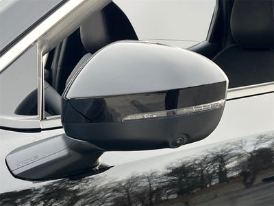 2026 Nissan Kicks SR One Owner / AWD / Cold Weather Package / Cross Bar