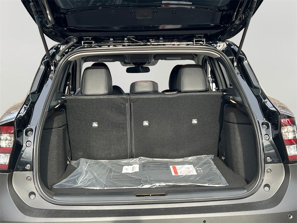 2026 Nissan Kicks SR One Owner / AWD / Cold Weather Package / Cross Bar