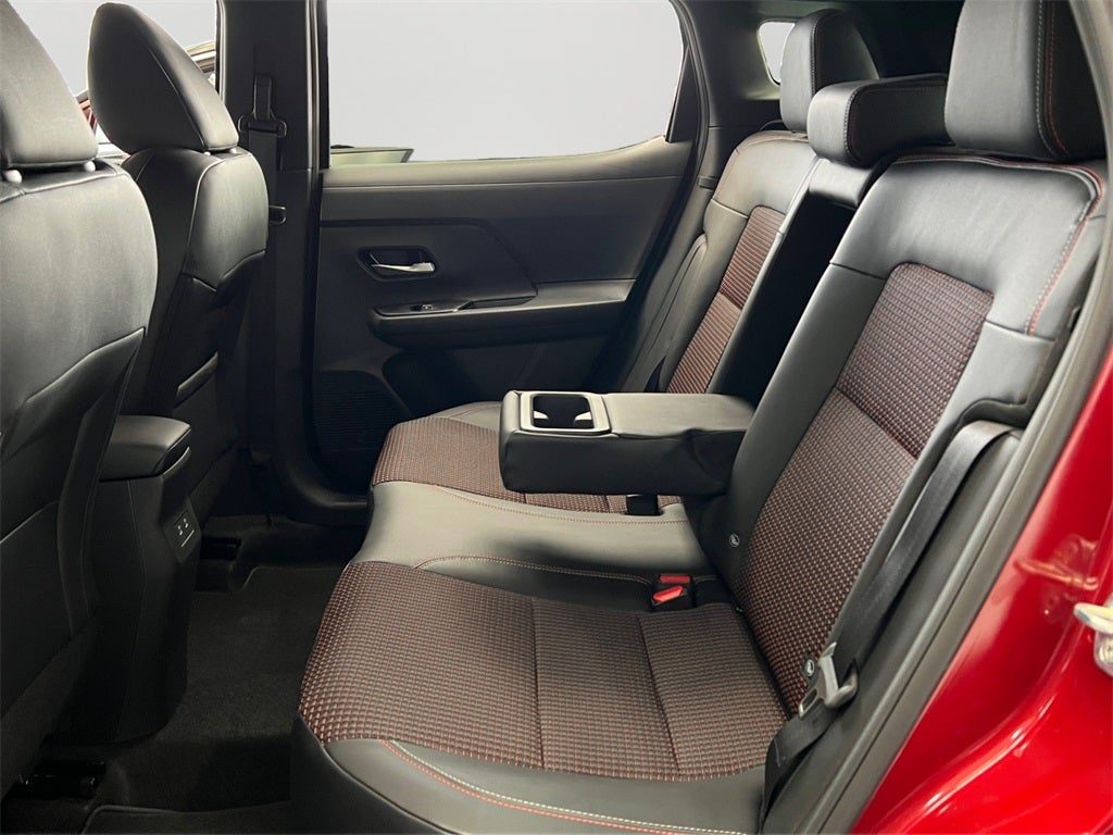 2026 Nissan Kicks SR One Owner / AWD / Cold Weather Package / Splash Gu