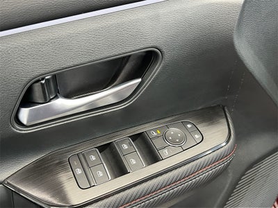 2026 Nissan Kicks SR One Owner / AWD / Cold Weather Package / Splash Gu