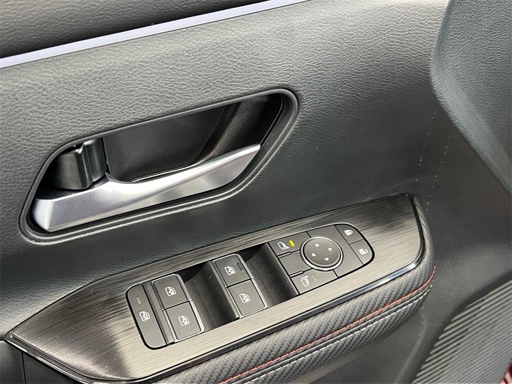 2026 Nissan Kicks SR One Owner / AWD / Cold Weather Package / Splash Gu