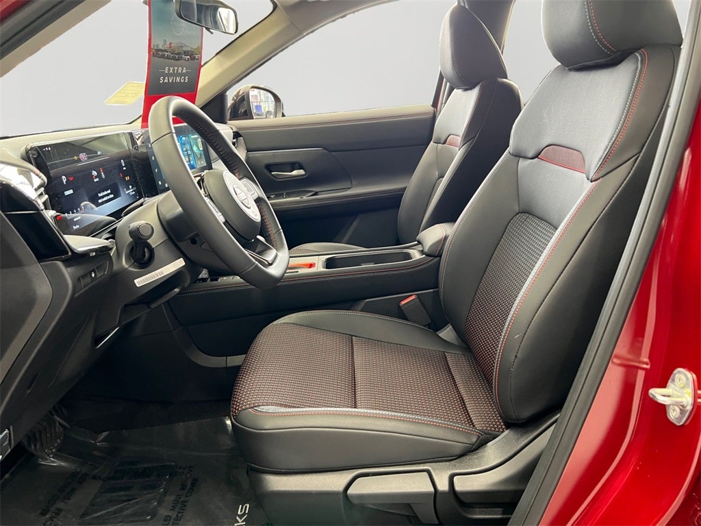 2026 Nissan Kicks SR One Owner / AWD / Cold Weather Package / Splash Gu