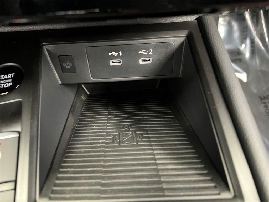 2026 Nissan Kicks SR One Owner / AWD / Cold Weather Package / Splash Gu