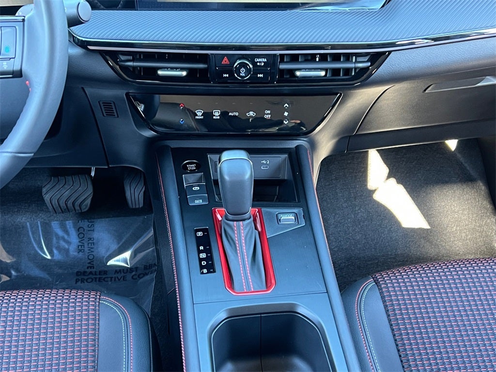 2025 Nissan Kicks SR / One Owner / AWD / Splash Guards