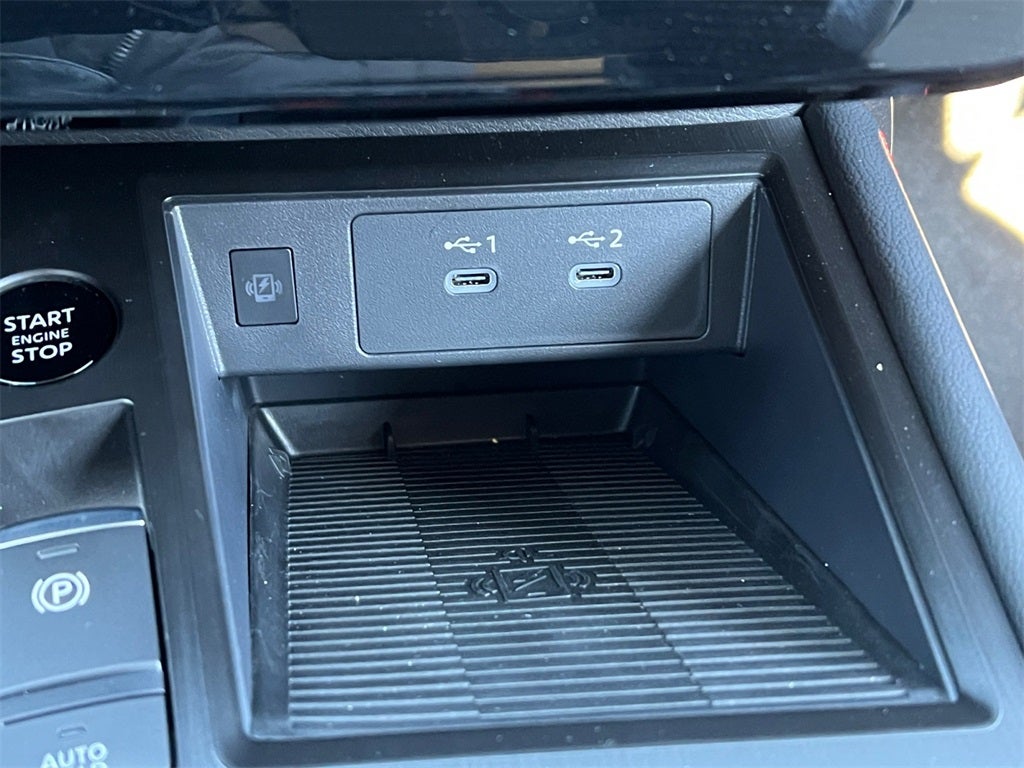 2025 Nissan Kicks SR / One Owner / AWD / Splash Guards