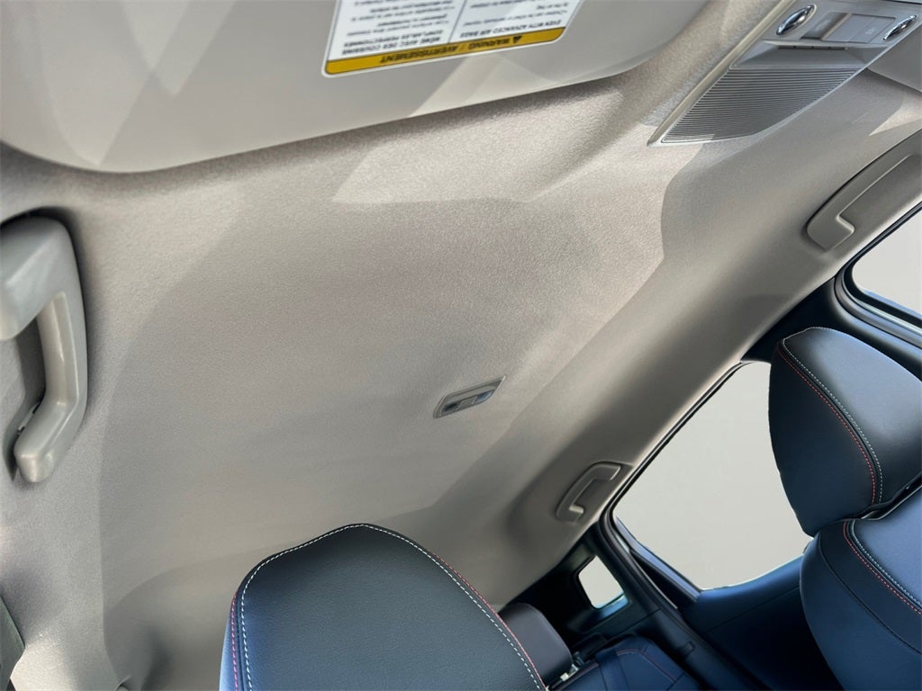 2025 Nissan Kicks SR / One Owner / AWD / Splash Guards