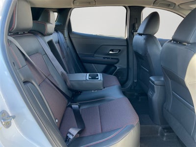 2025 Nissan Kicks SR / One Owner / AWD / Splash Guards