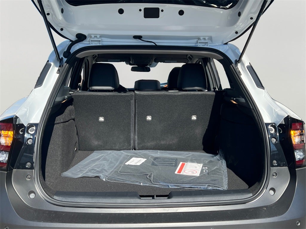 2025 Nissan Kicks SR / One Owner / AWD / Splash Guards