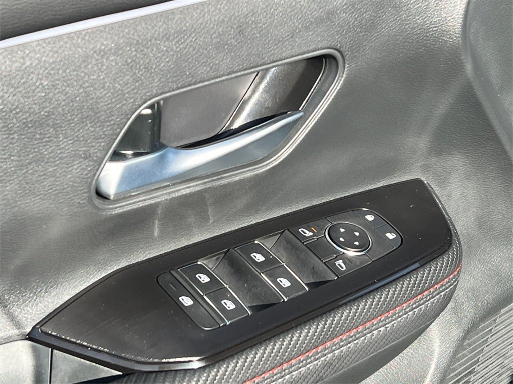 2026 Nissan Kicks SR / One Owner / AWD / Premium Package / Weather Pack