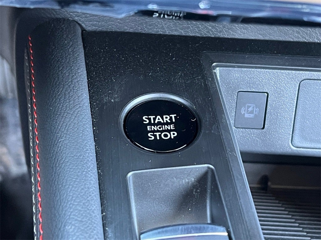 2026 Nissan Kicks SR / One Owner / AWD / Premium Package / Weather Pack