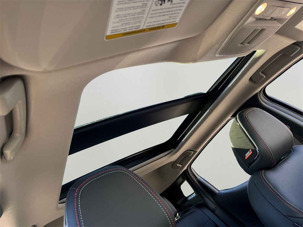 2026 Nissan Kicks SR / One Owner / AWD / Premium Package / Weather Pack