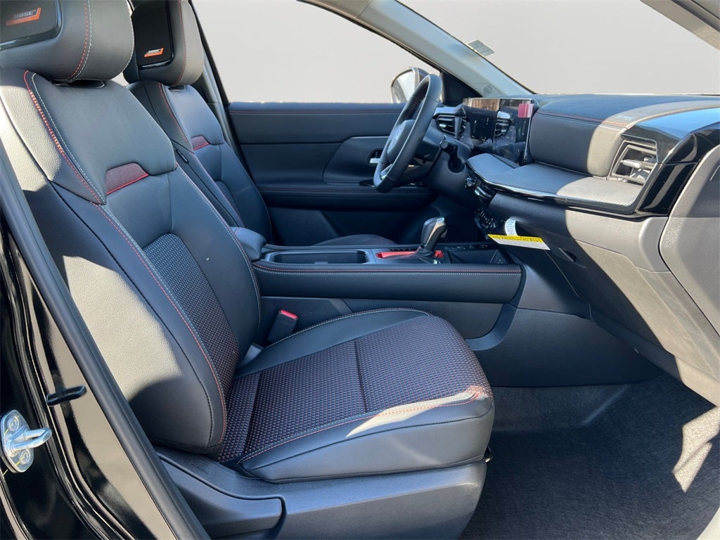 2026 Nissan Kicks SR / One Owner / AWD / Premium Package / Weather Pack