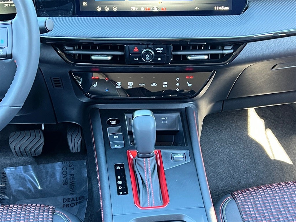 2026 Nissan Kicks SR / One Owner / AWD / Premium Package / Weather Pack