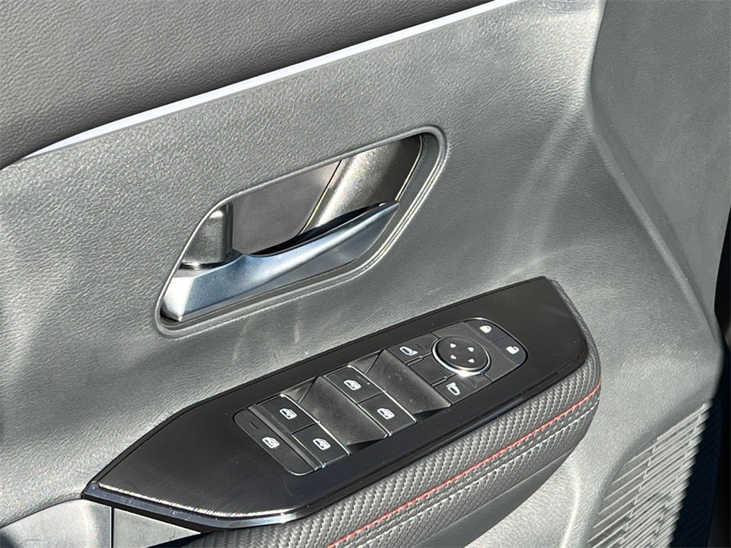 2026 Nissan Kicks SR / One Owner / AWD / Premium Package / Weather Pack