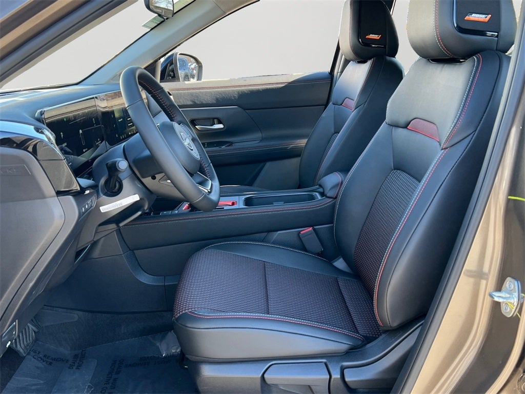 2026 Nissan Kicks SR / One Owner / AWD / Premium Package / Weather Pack