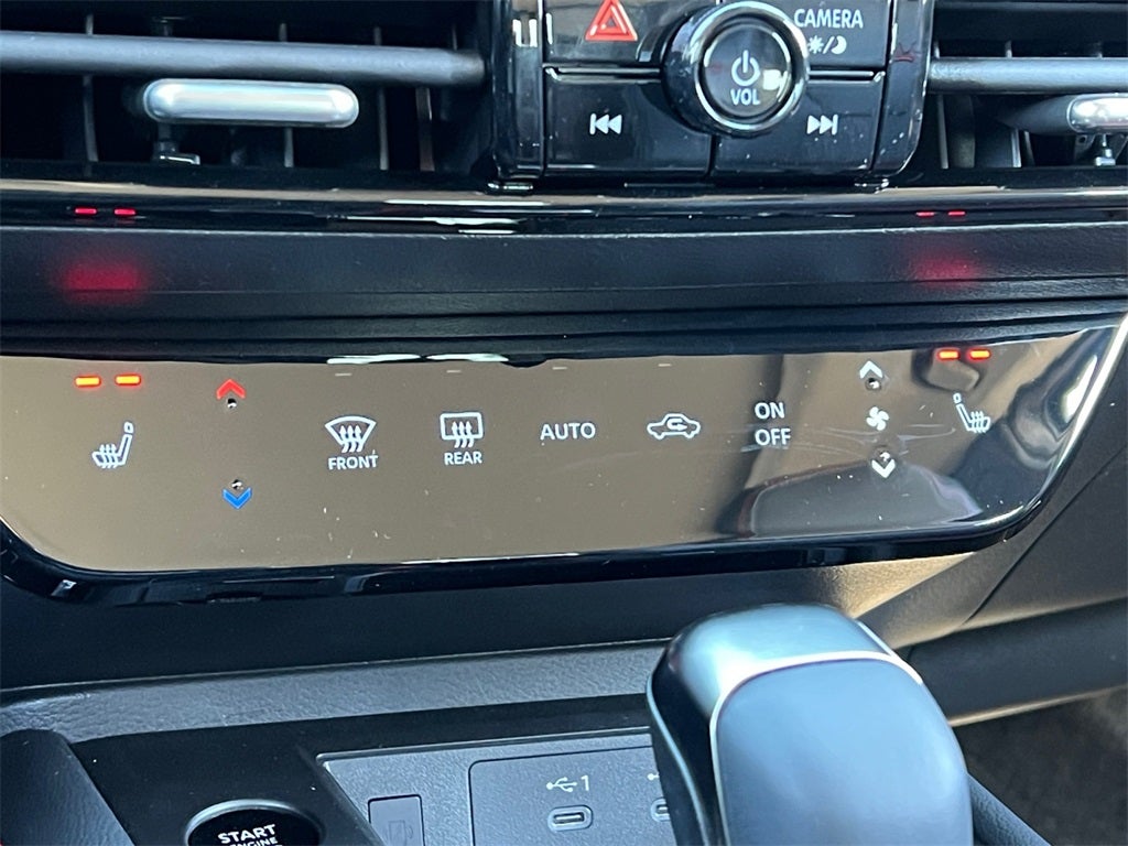 2026 Nissan Kicks SR / One Owner / AWD / Premium Package / Weather Pack