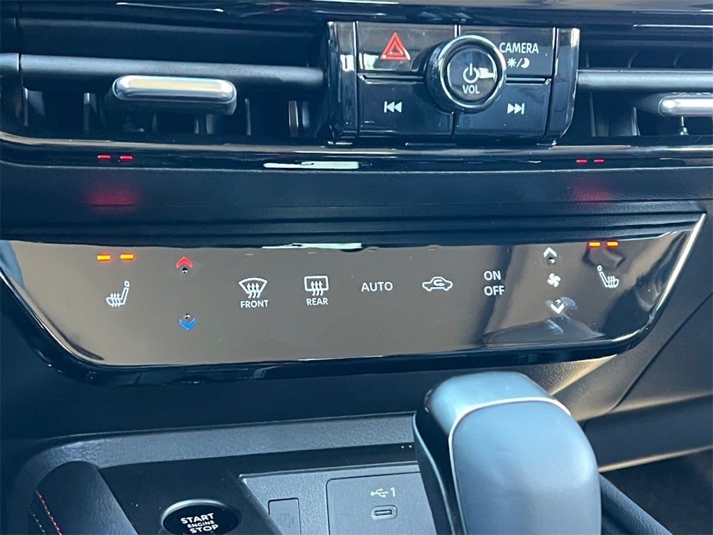 2026 Nissan Kicks SR One Owner / / AWD / Premium Package / Weather Pack