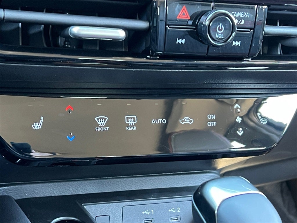 2026 Nissan Kicks SR One Owner / AWD / Premium Package - Weather Packag